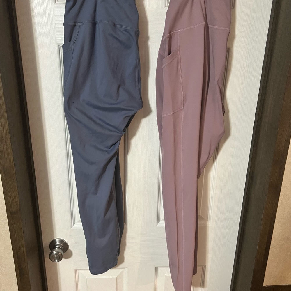 Stylish Women's Blue and Pink Leggings
